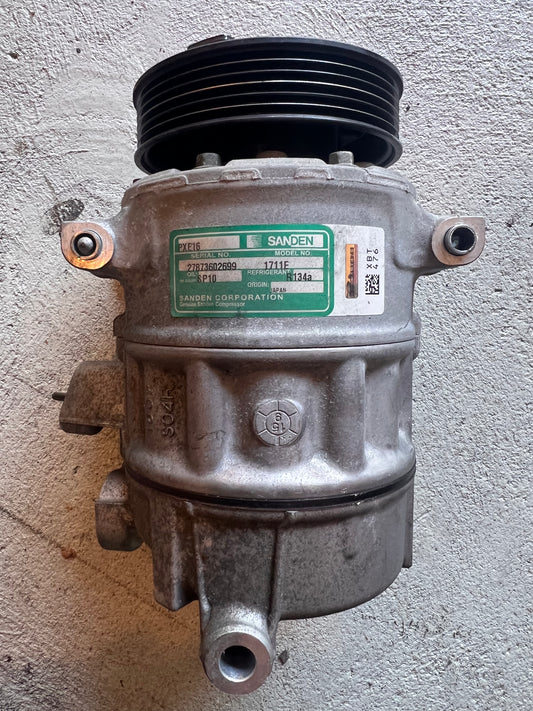 Volkswagen Golf MK5 R32 AC Compressor