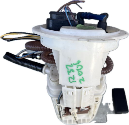 Volkswagen Golf R32 MK5 2006 Fuel Pump